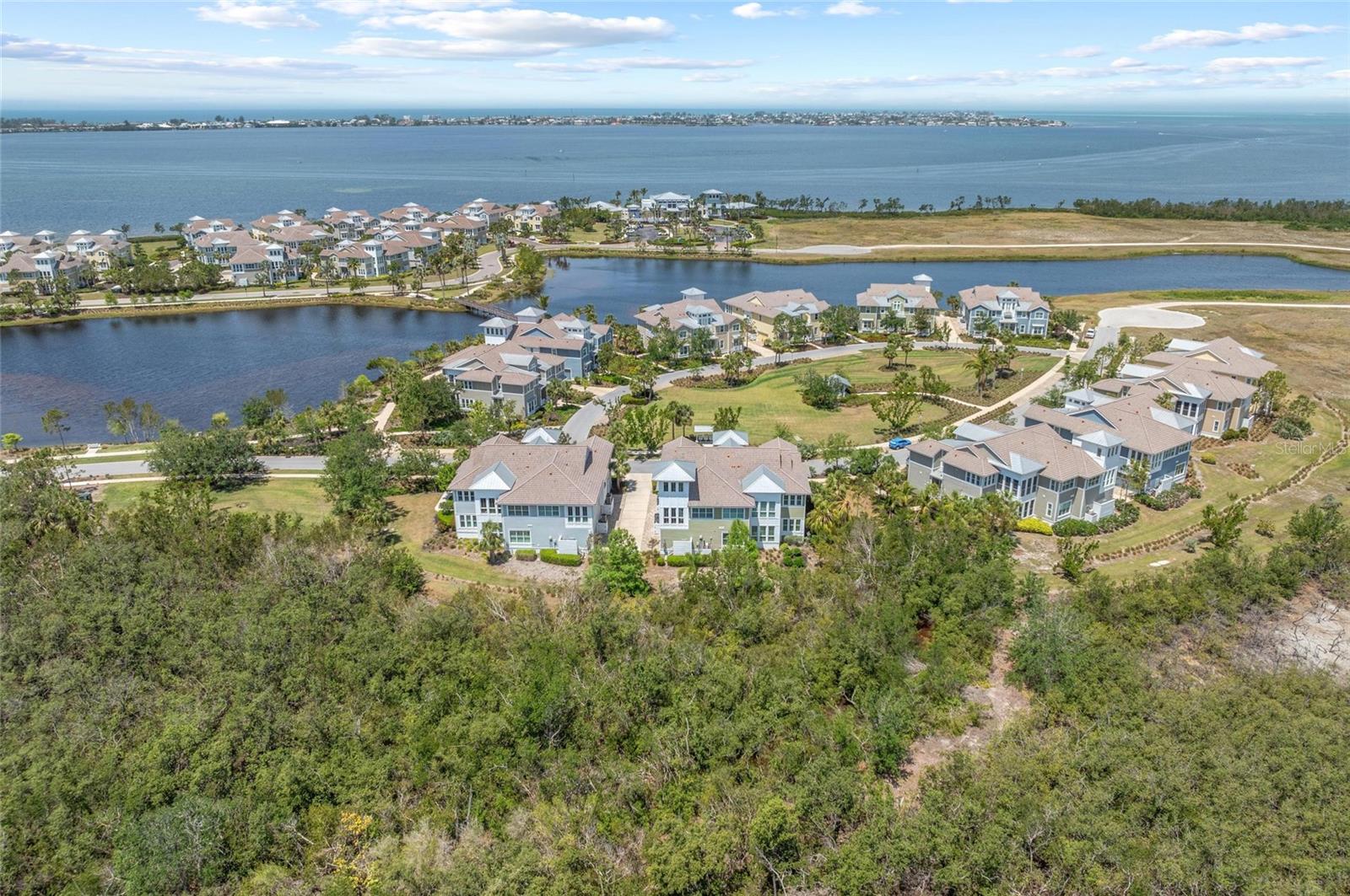 241 SAPPHIRE LAKE DR #201