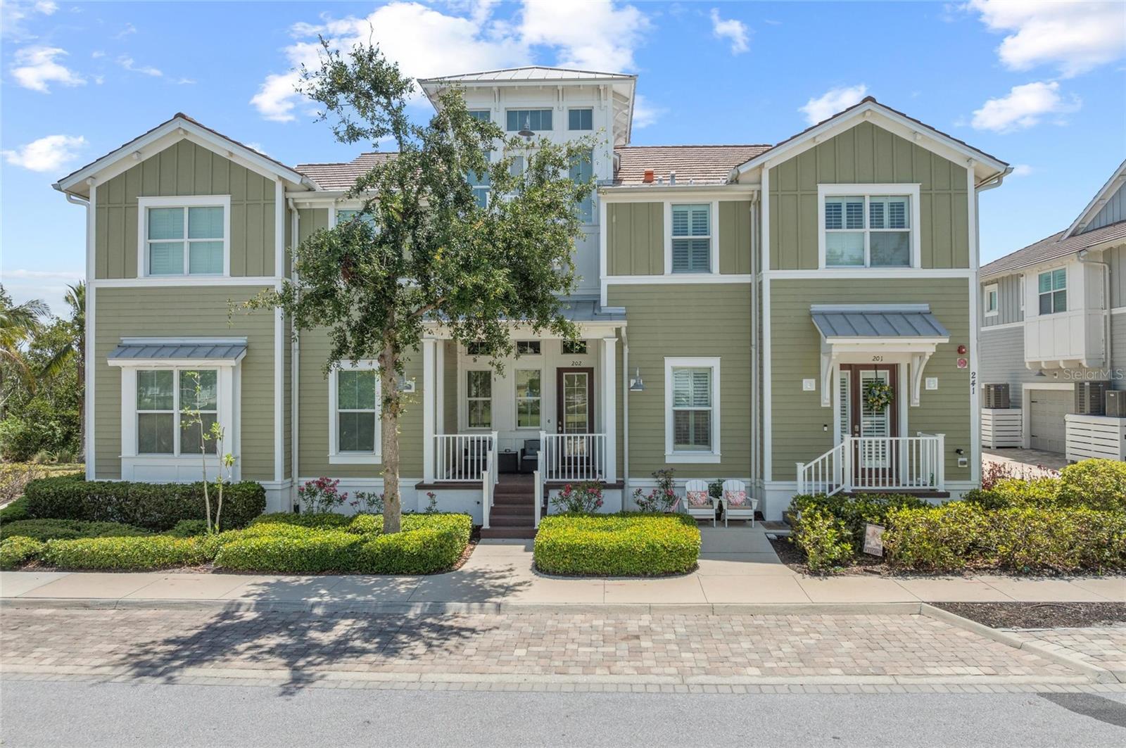 241 SAPPHIRE LAKE DR #201