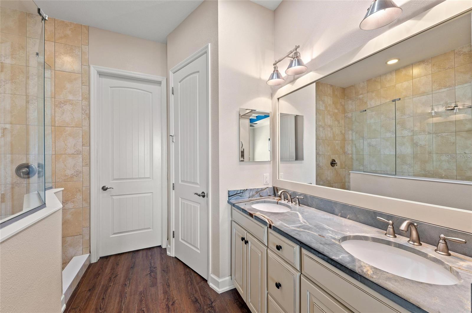 241 SAPPHIRE LAKE DR #201