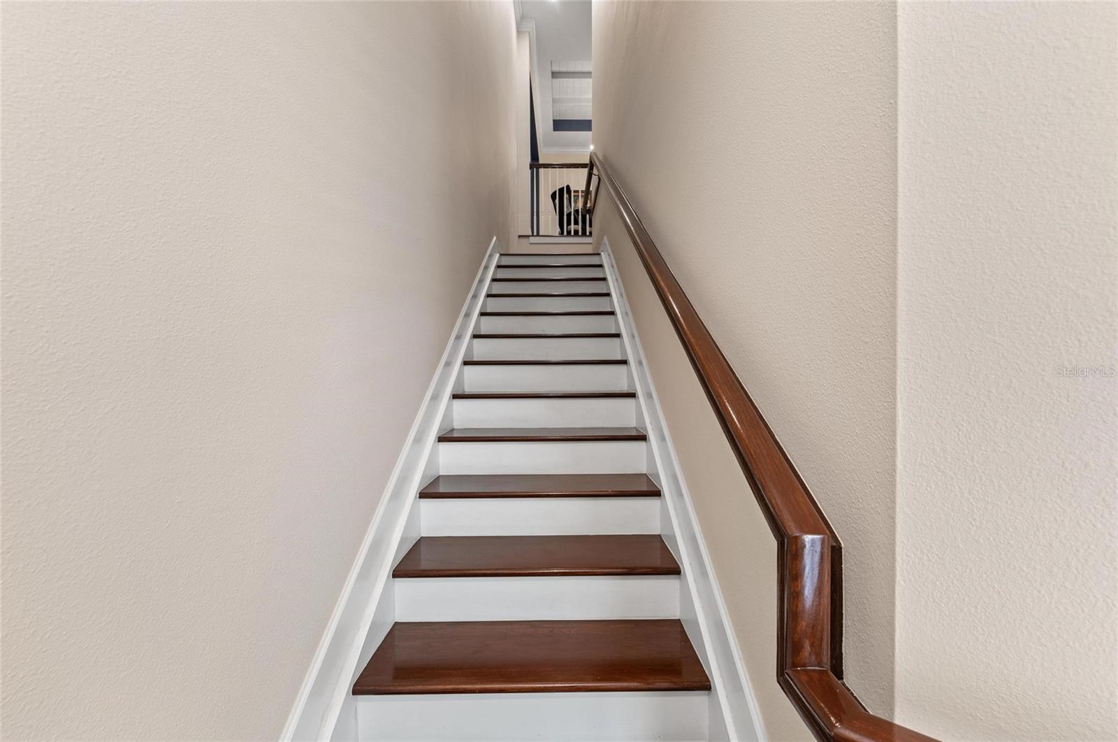 241 SAPPHIRE LAKE DR #201