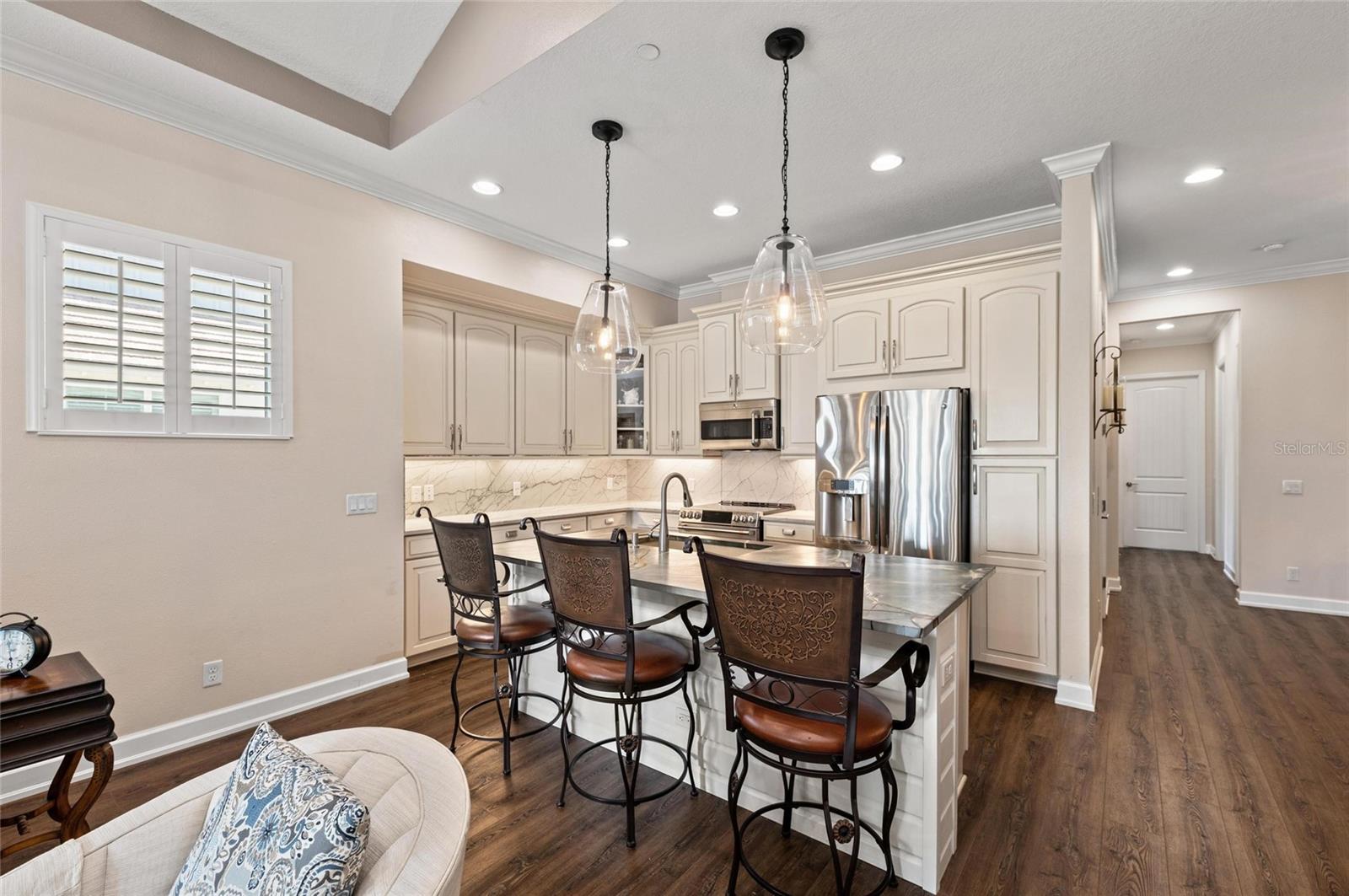 241 SAPPHIRE LAKE DR #201