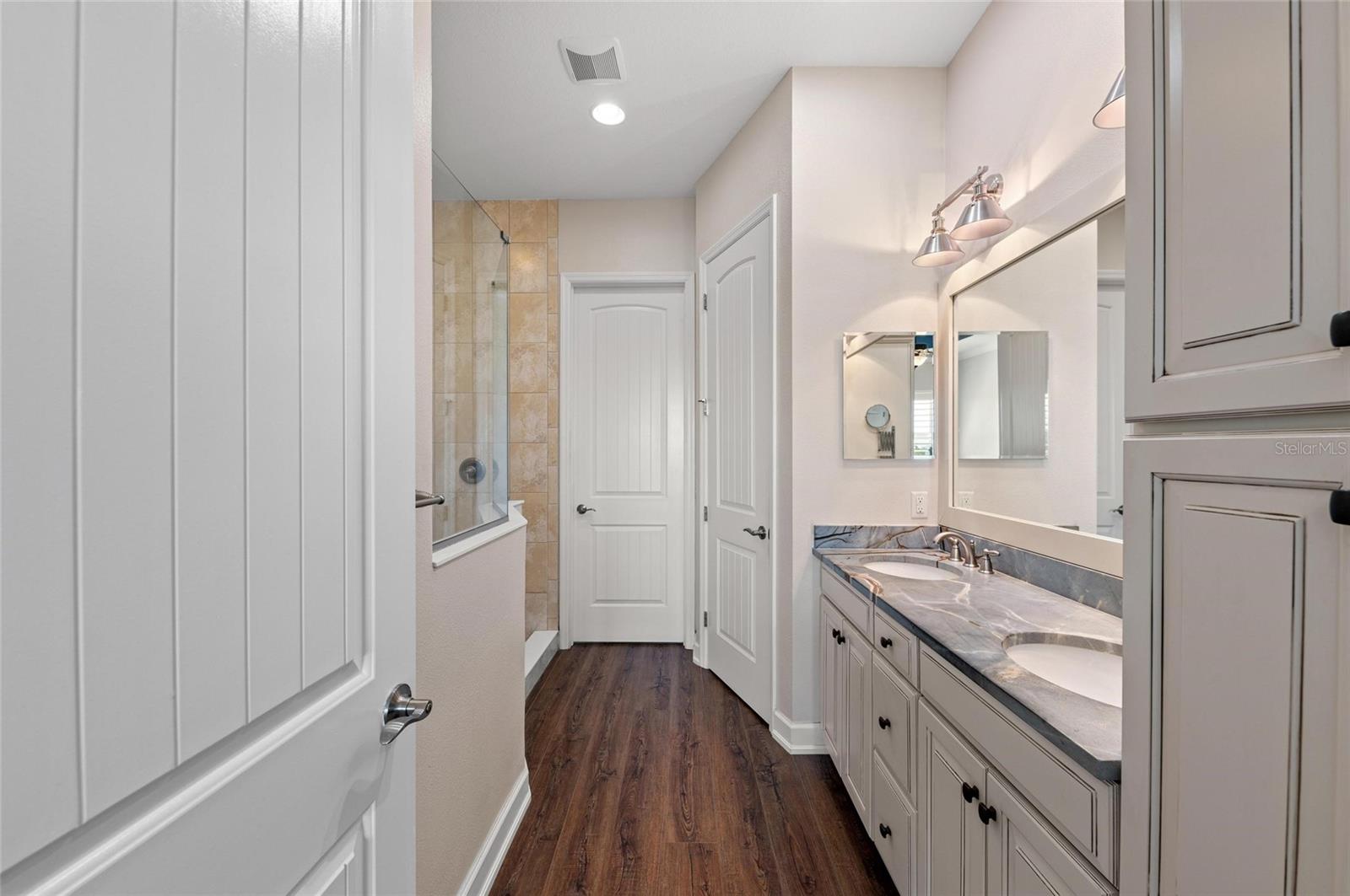 241 SAPPHIRE LAKE DR #201