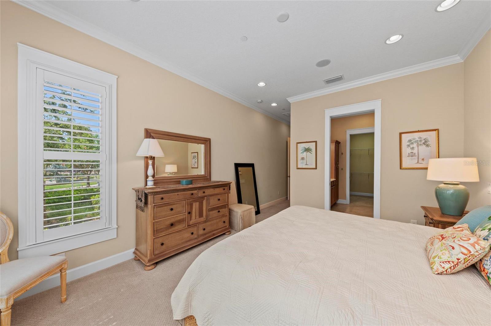 315 SAPPHIRE LAKE DR #101