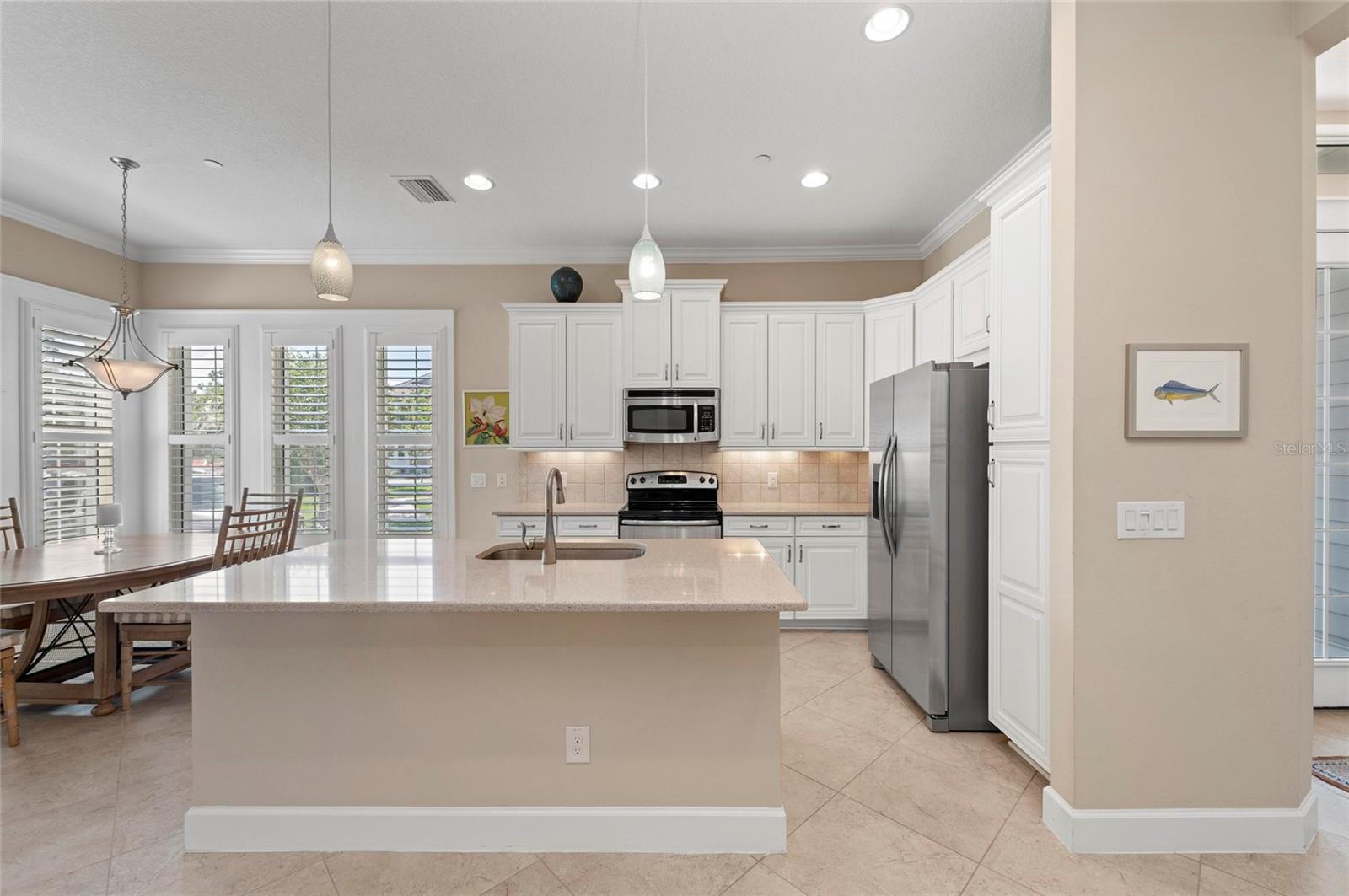 315 SAPPHIRE LAKE DR #101