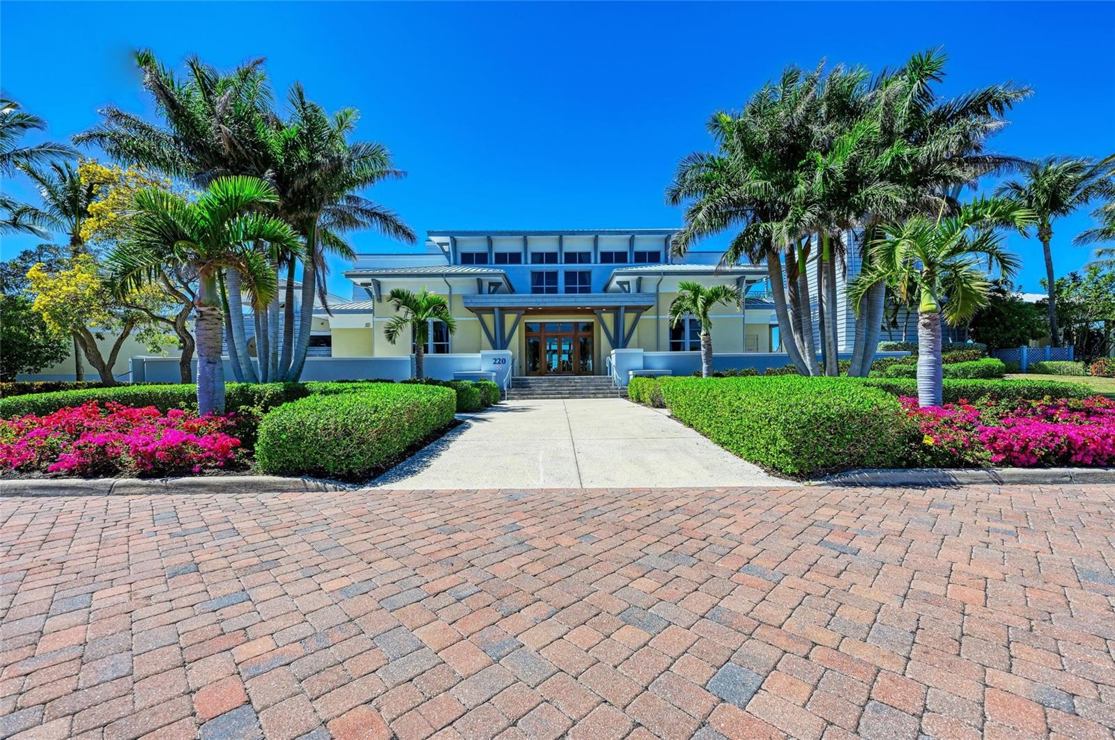 315 SAPPHIRE LAKE DR #101