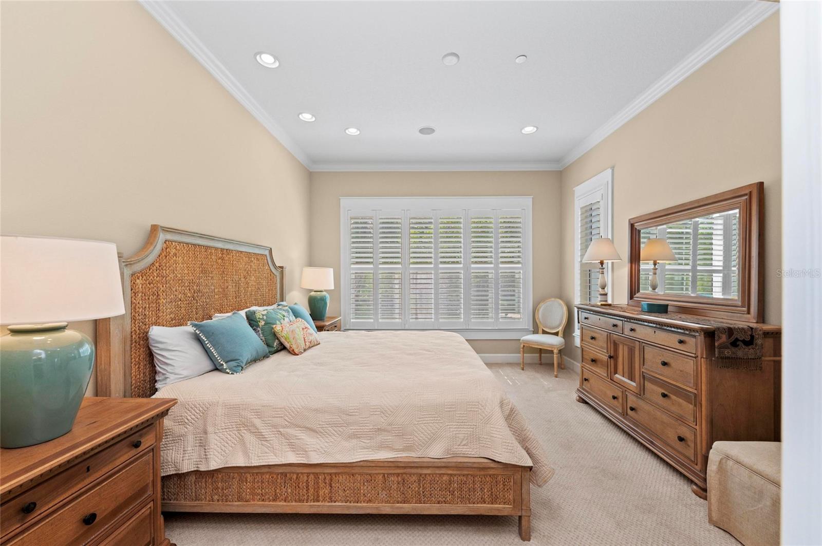 315 SAPPHIRE LAKE DR #101