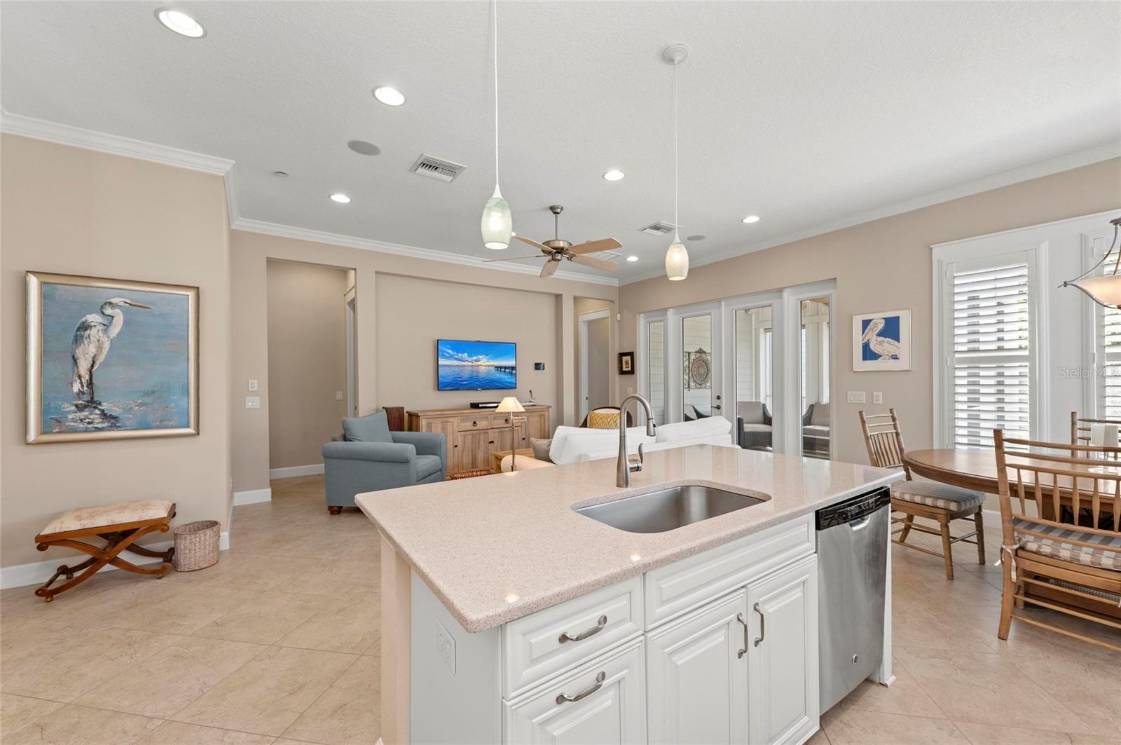 315 SAPPHIRE LAKE DR #101