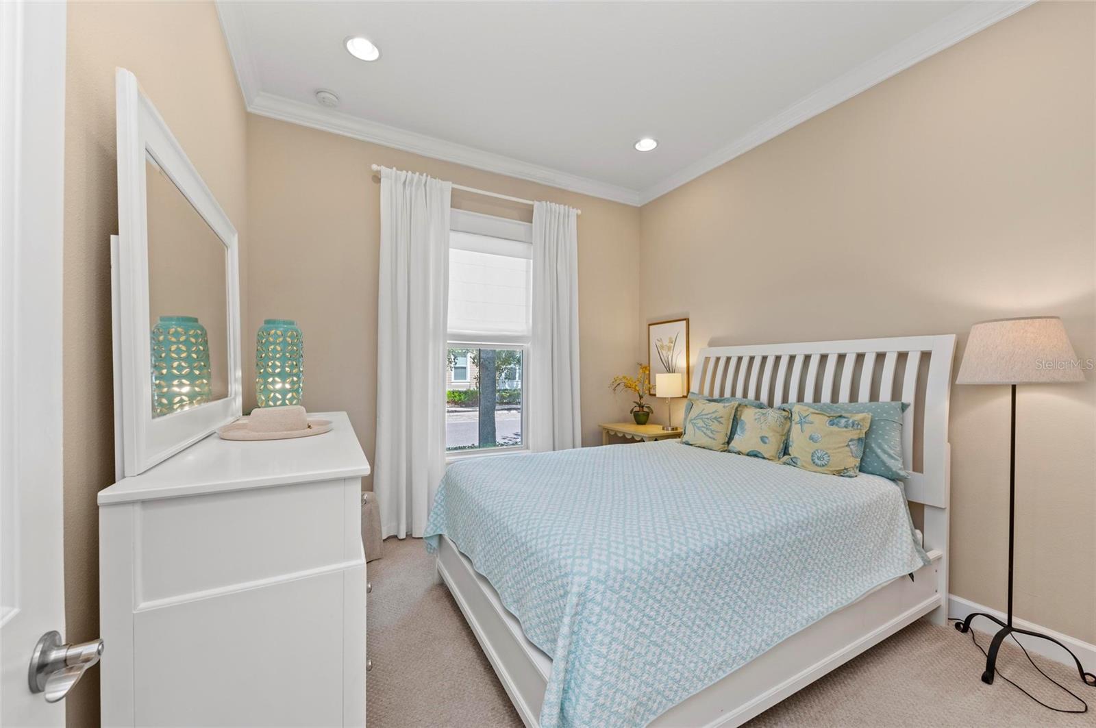 315 SAPPHIRE LAKE DR #101