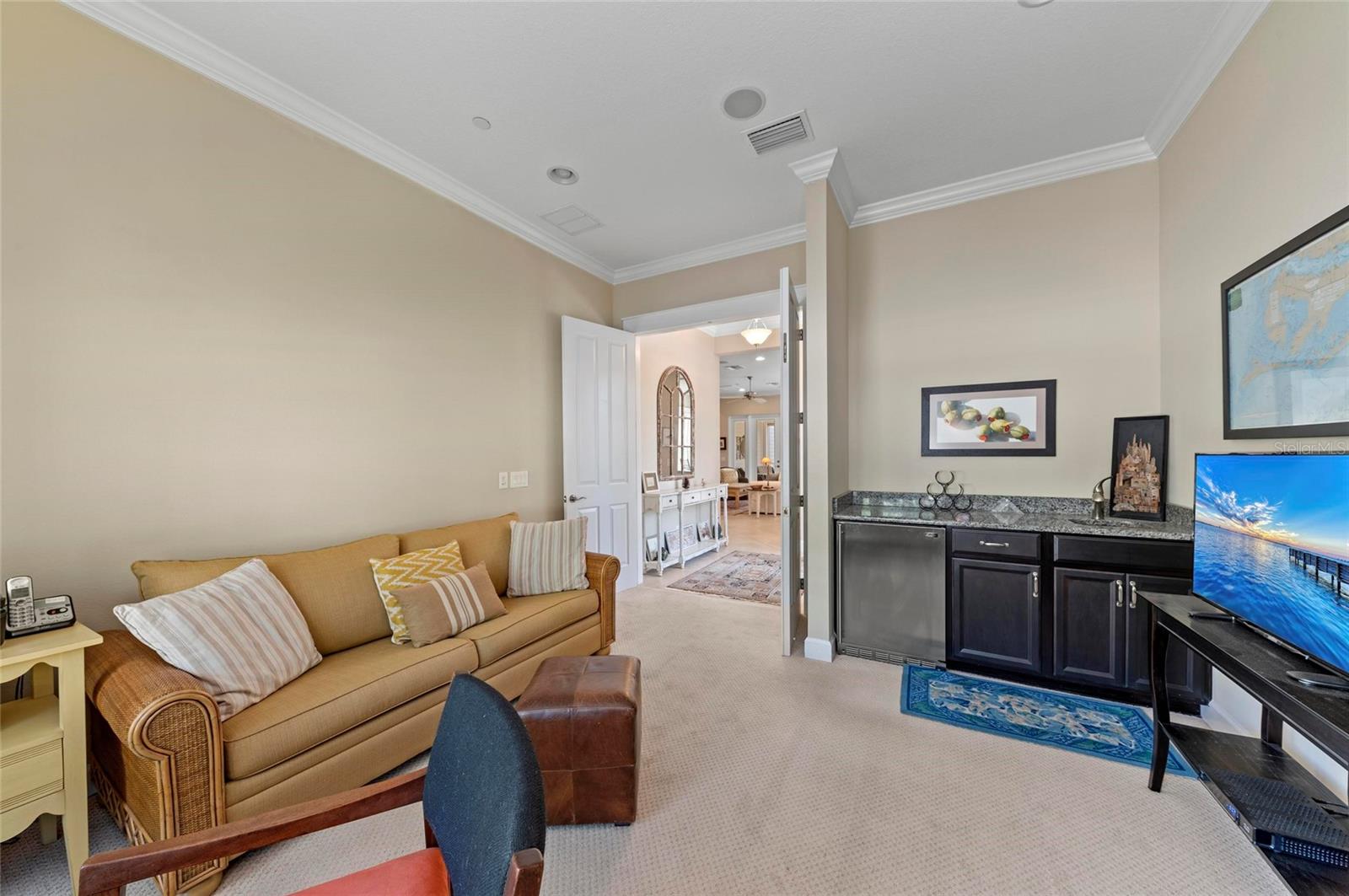 315 SAPPHIRE LAKE DR #101