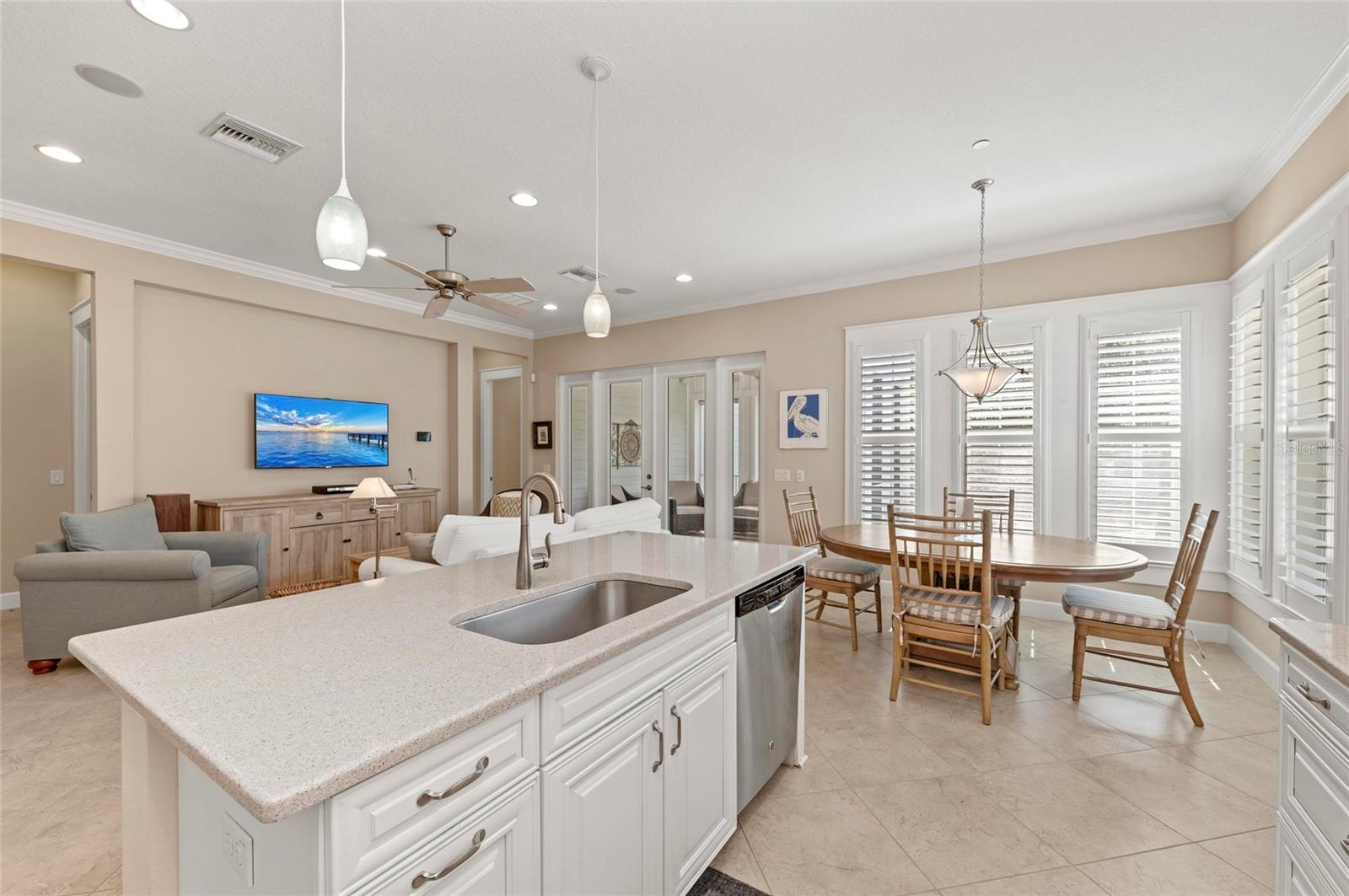 315 SAPPHIRE LAKE DR #101