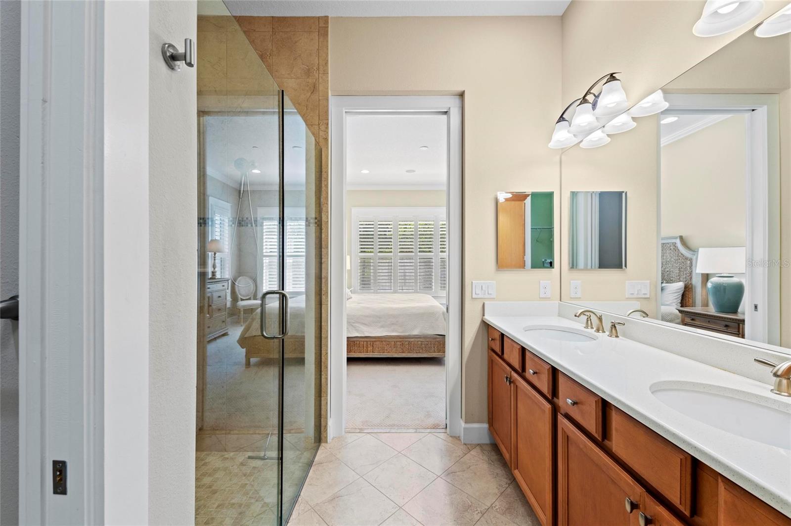 315 SAPPHIRE LAKE DR #101