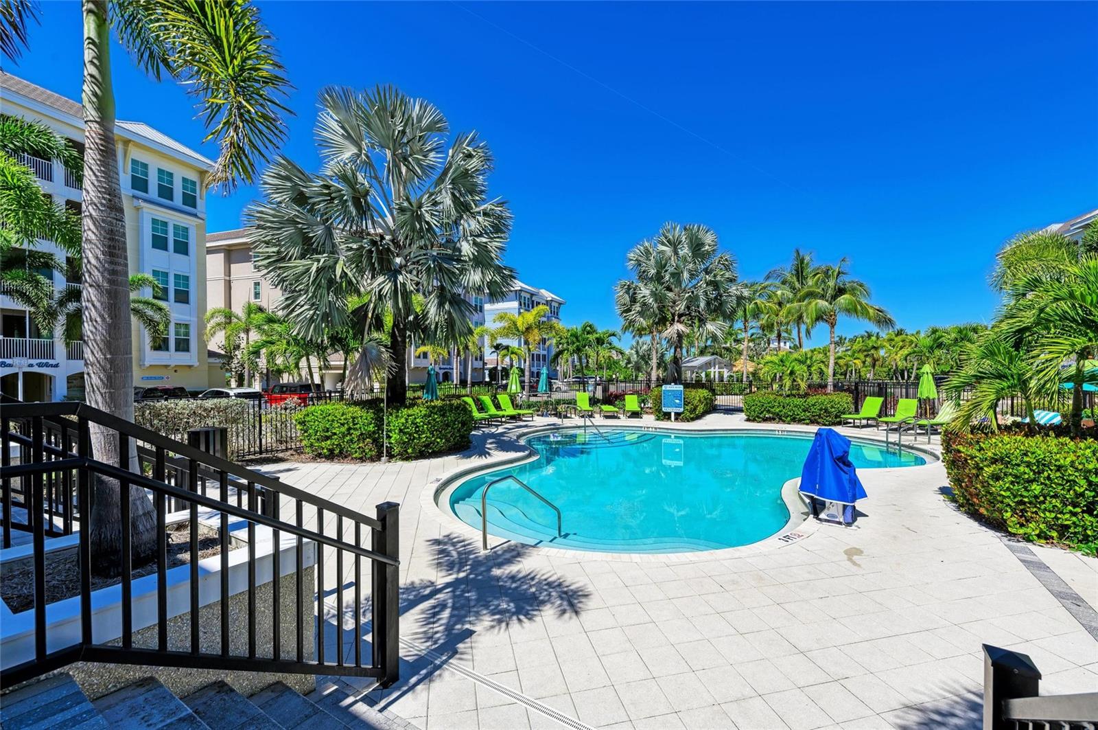 315 SAPPHIRE LAKE DR #101