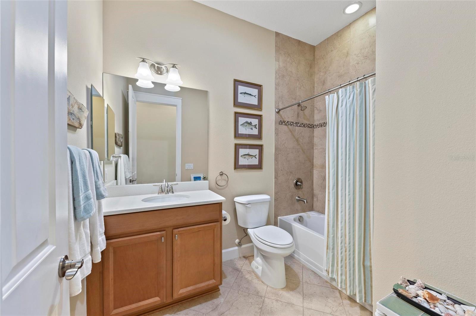 315 SAPPHIRE LAKE DR #101