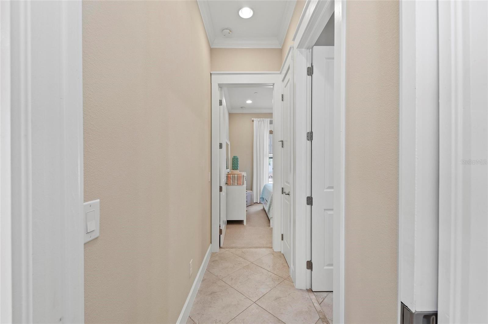 315 SAPPHIRE LAKE DR #101