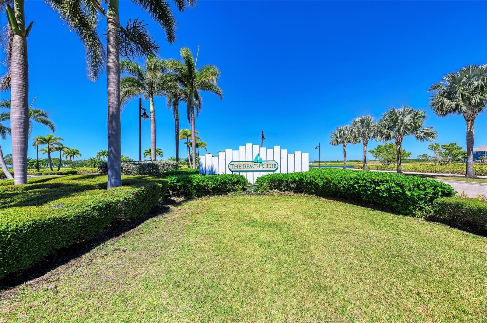 315 SAPPHIRE LAKE DR #101