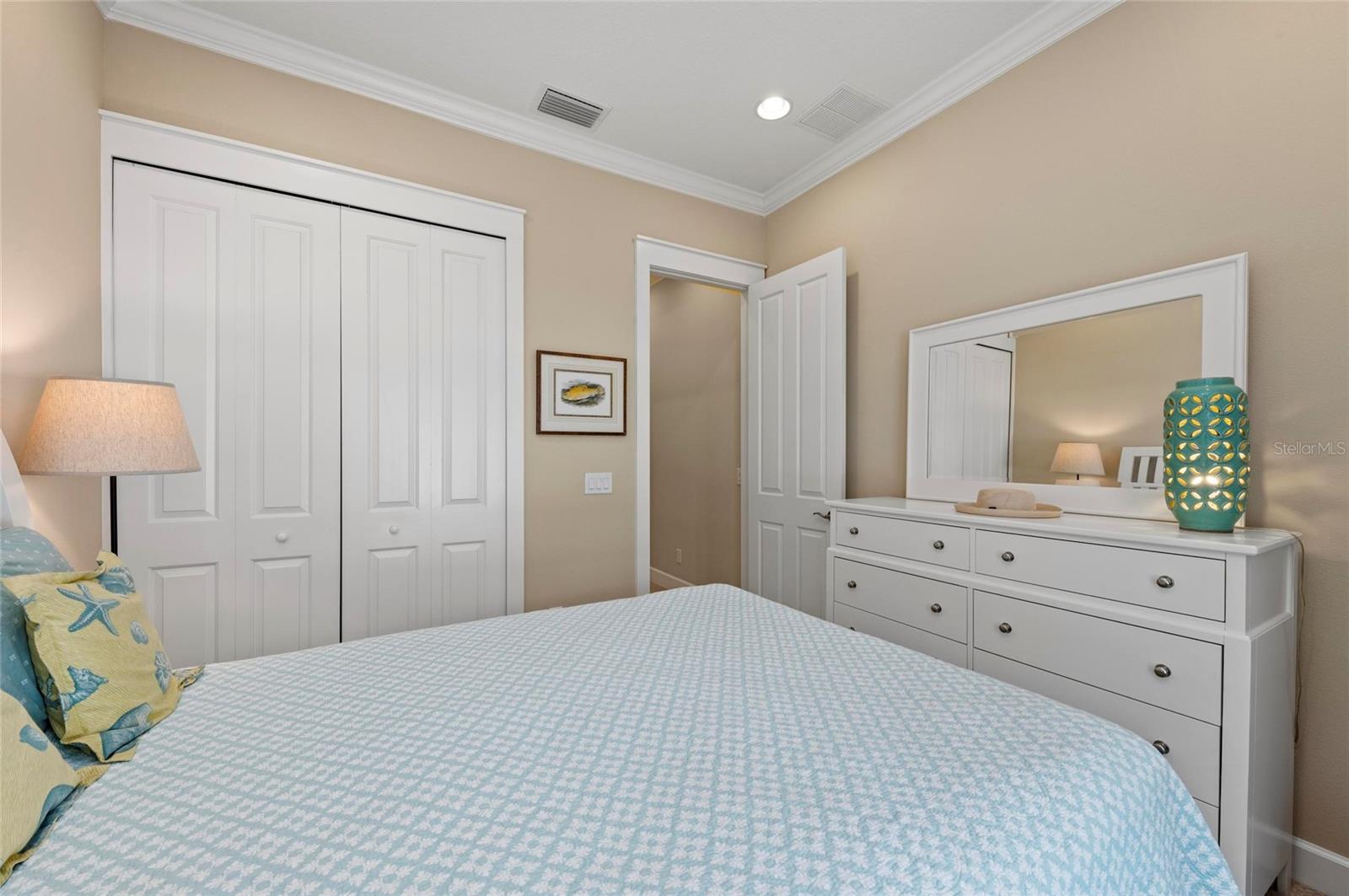 315 SAPPHIRE LAKE DR #101