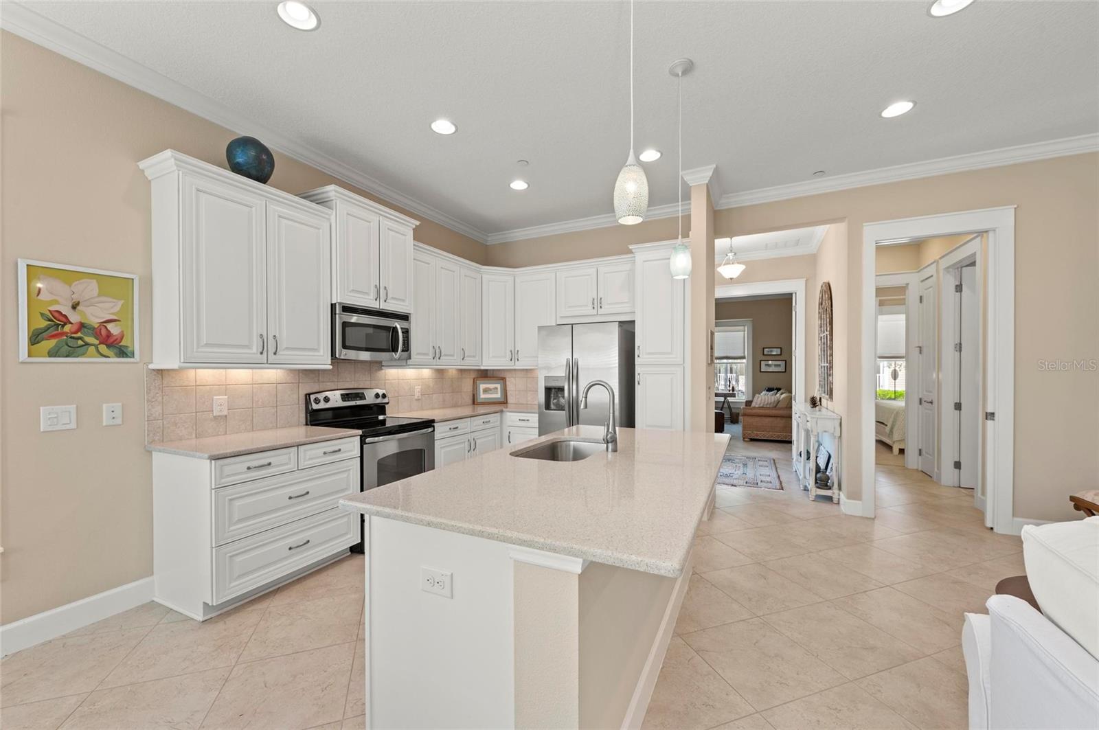 315 SAPPHIRE LAKE DR #101