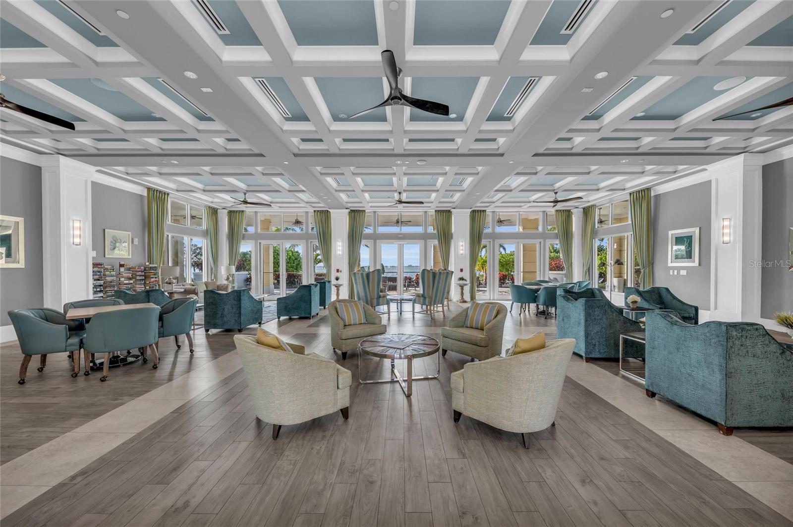 315 SAPPHIRE LAKE DR #101