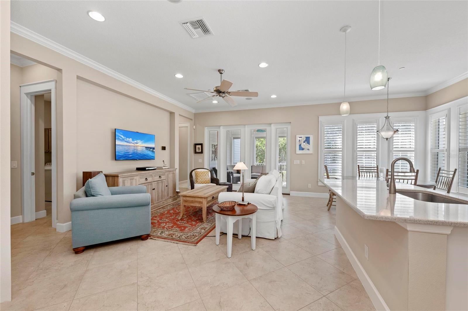 315 SAPPHIRE LAKE DR #101