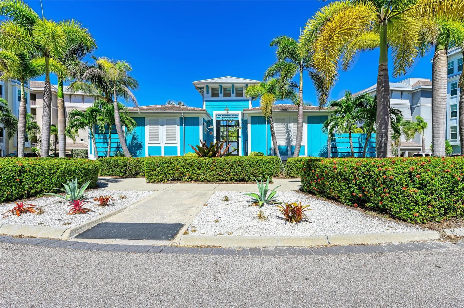 315 SAPPHIRE LAKE DR #101