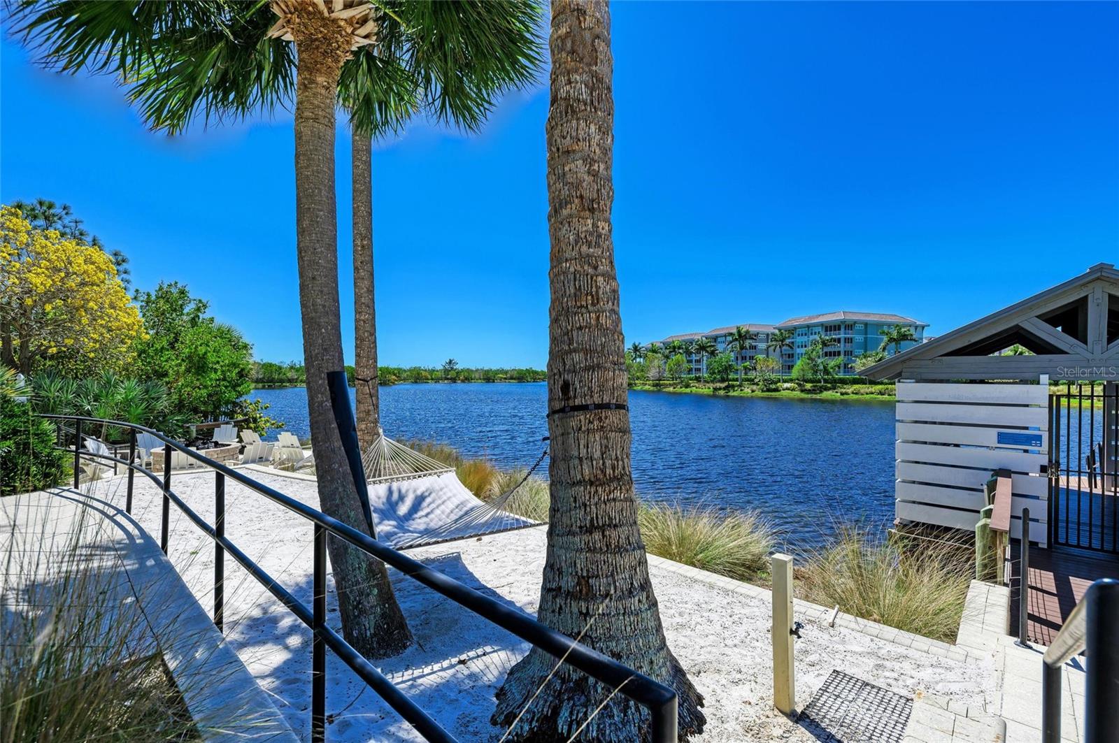 315 SAPPHIRE LAKE DR #101