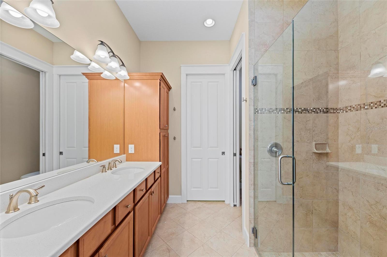 315 SAPPHIRE LAKE DR #101