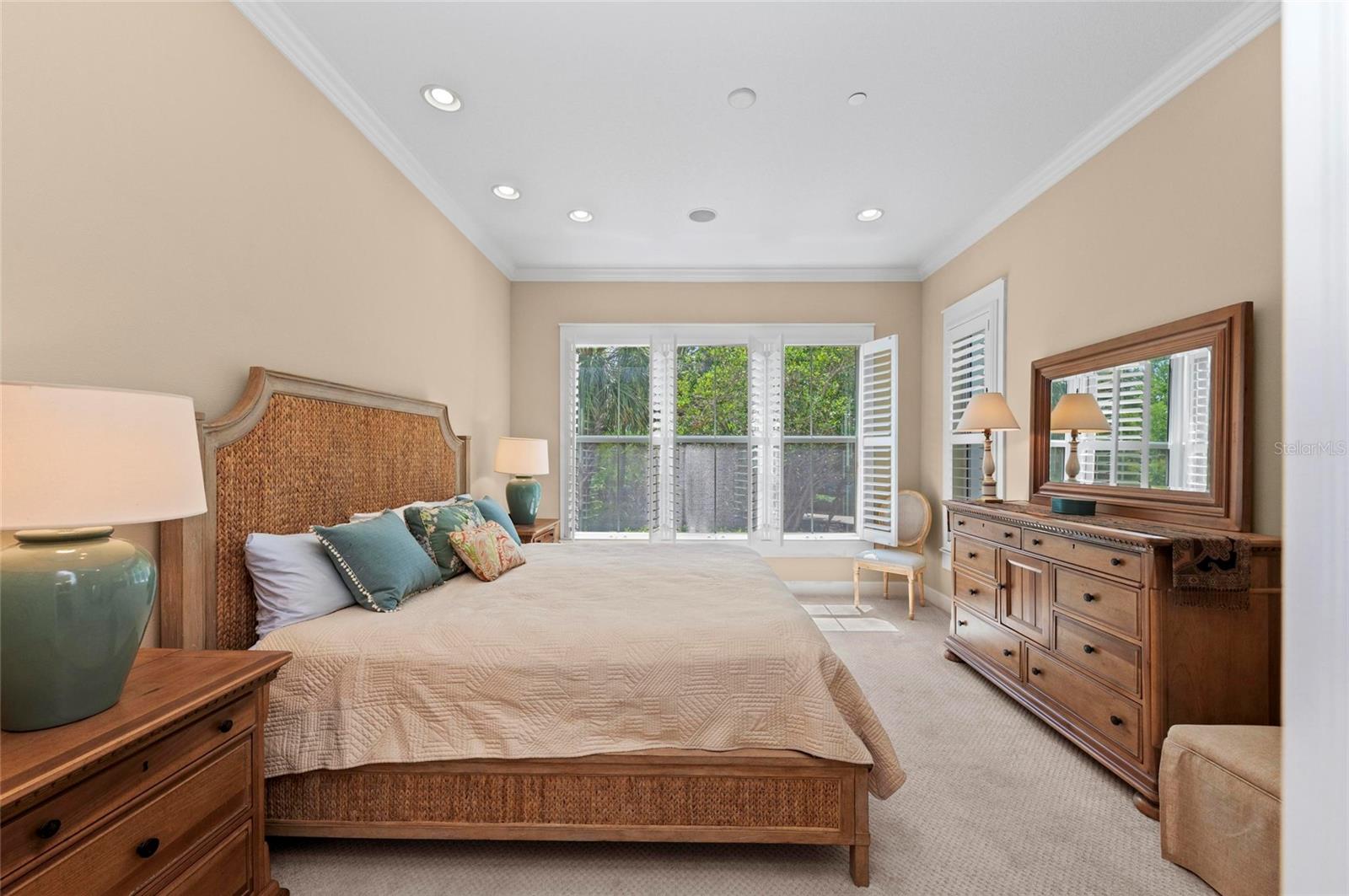 315 SAPPHIRE LAKE DR #101