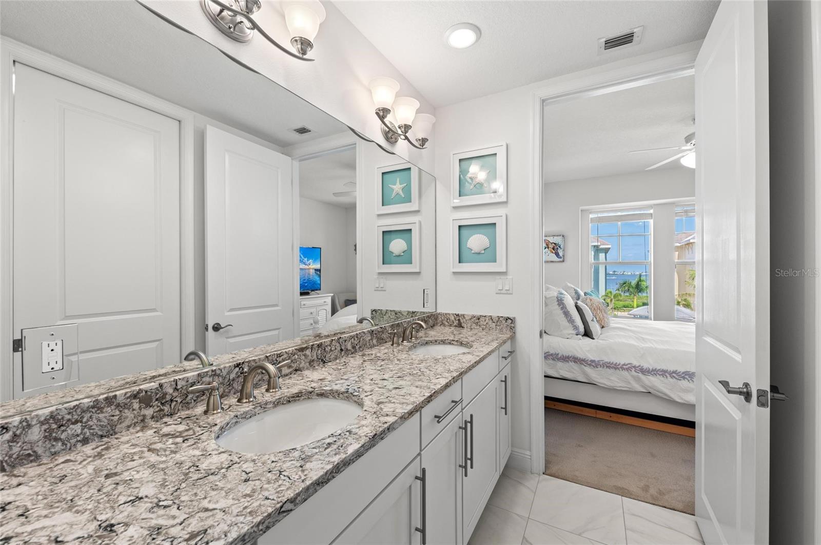 387 ARUBA CIR #301
