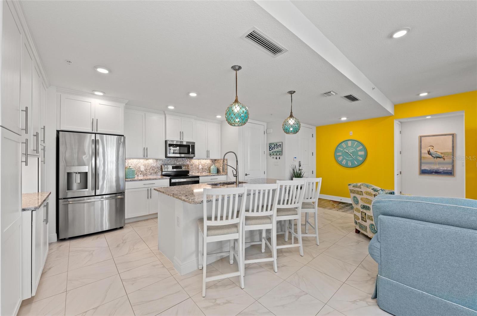 387 ARUBA CIR #301