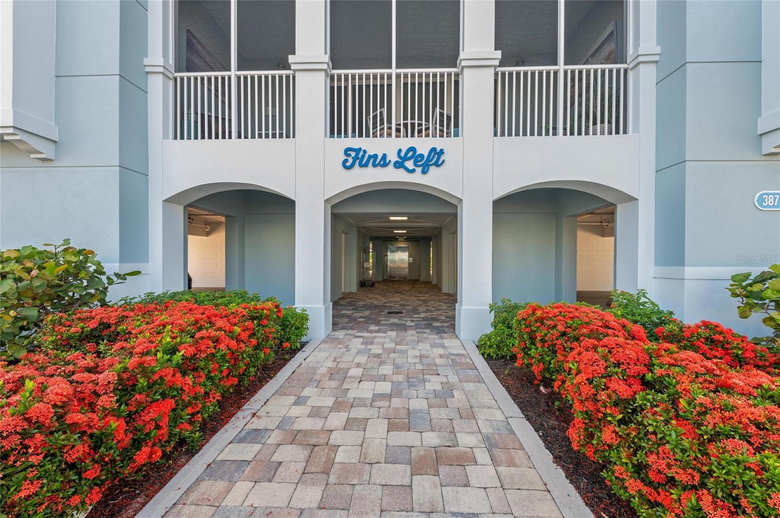 387 ARUBA CIR #301
