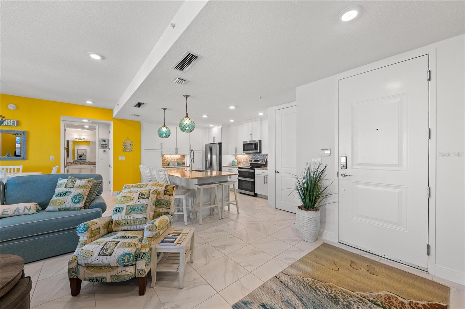 387 ARUBA CIR #301