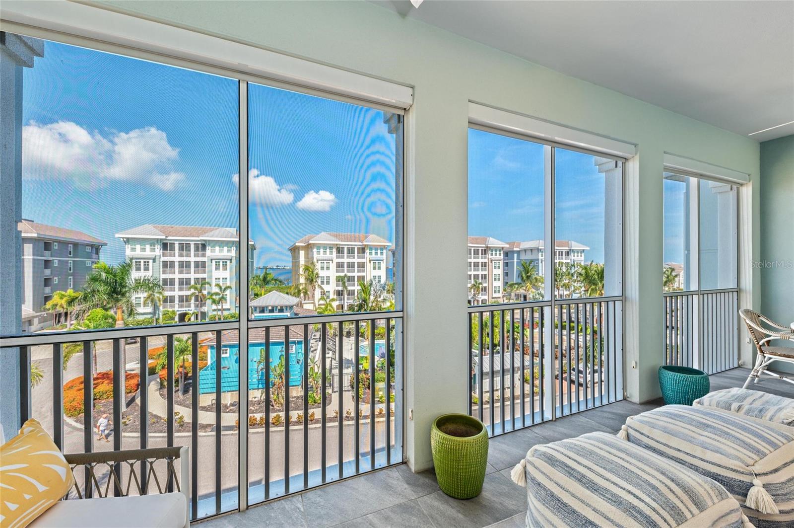 387 ARUBA CIR #301