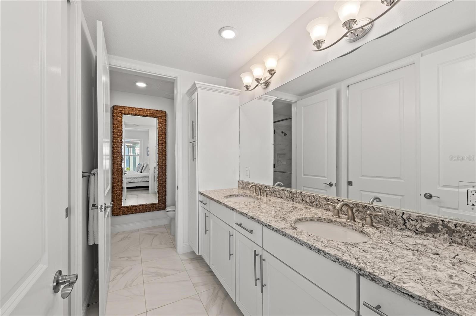 387 ARUBA CIR #301