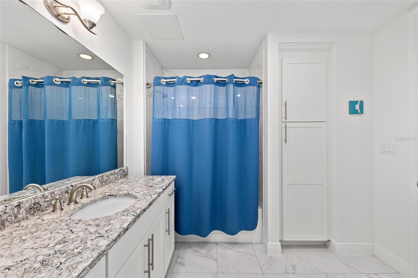 387 ARUBA CIR #301