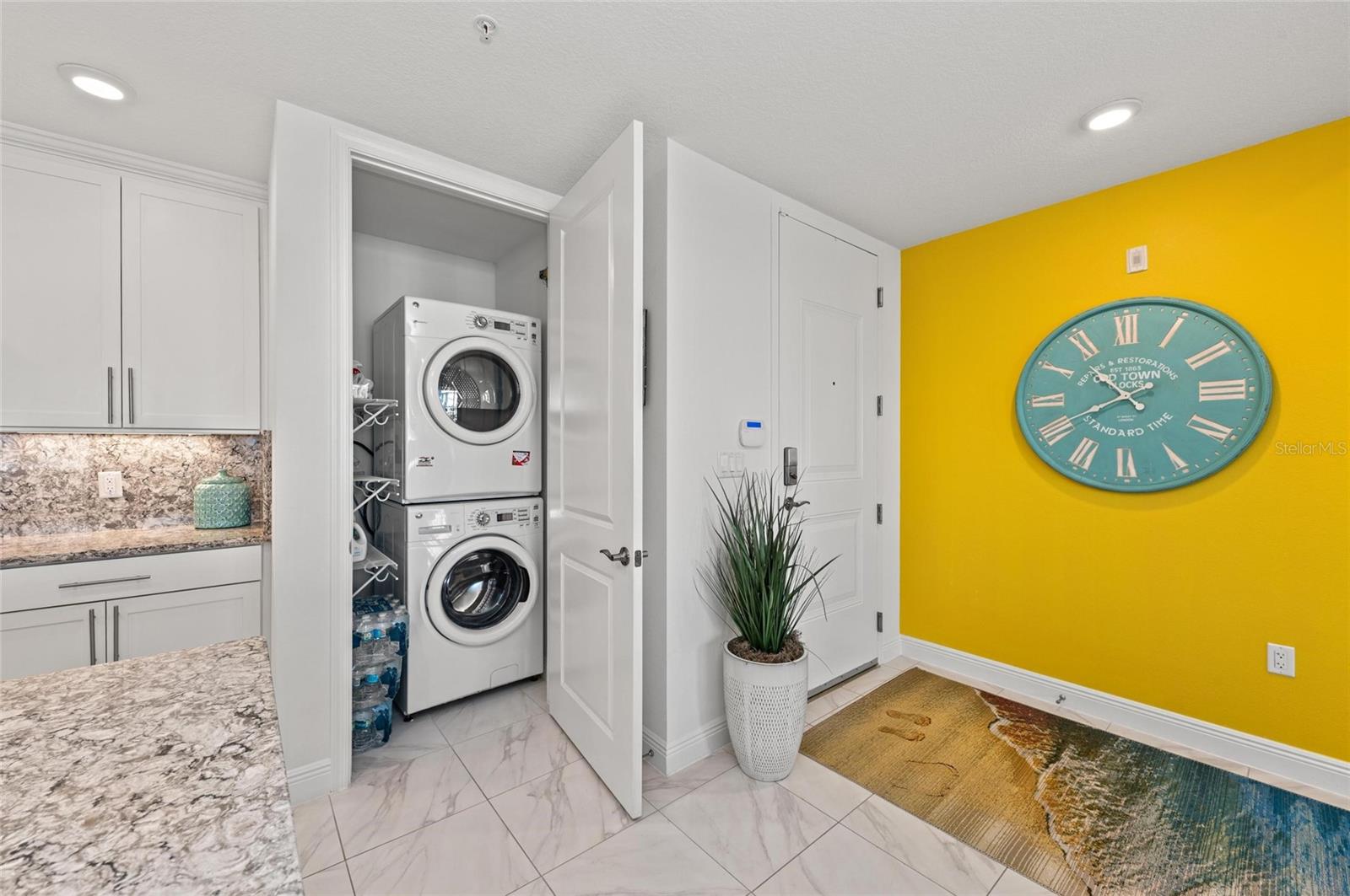 387 ARUBA CIR #301