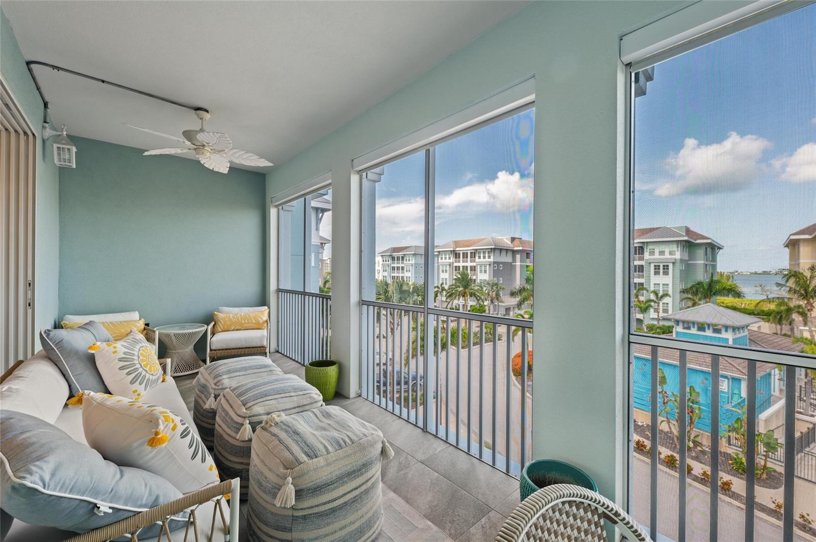 387 ARUBA CIR #301