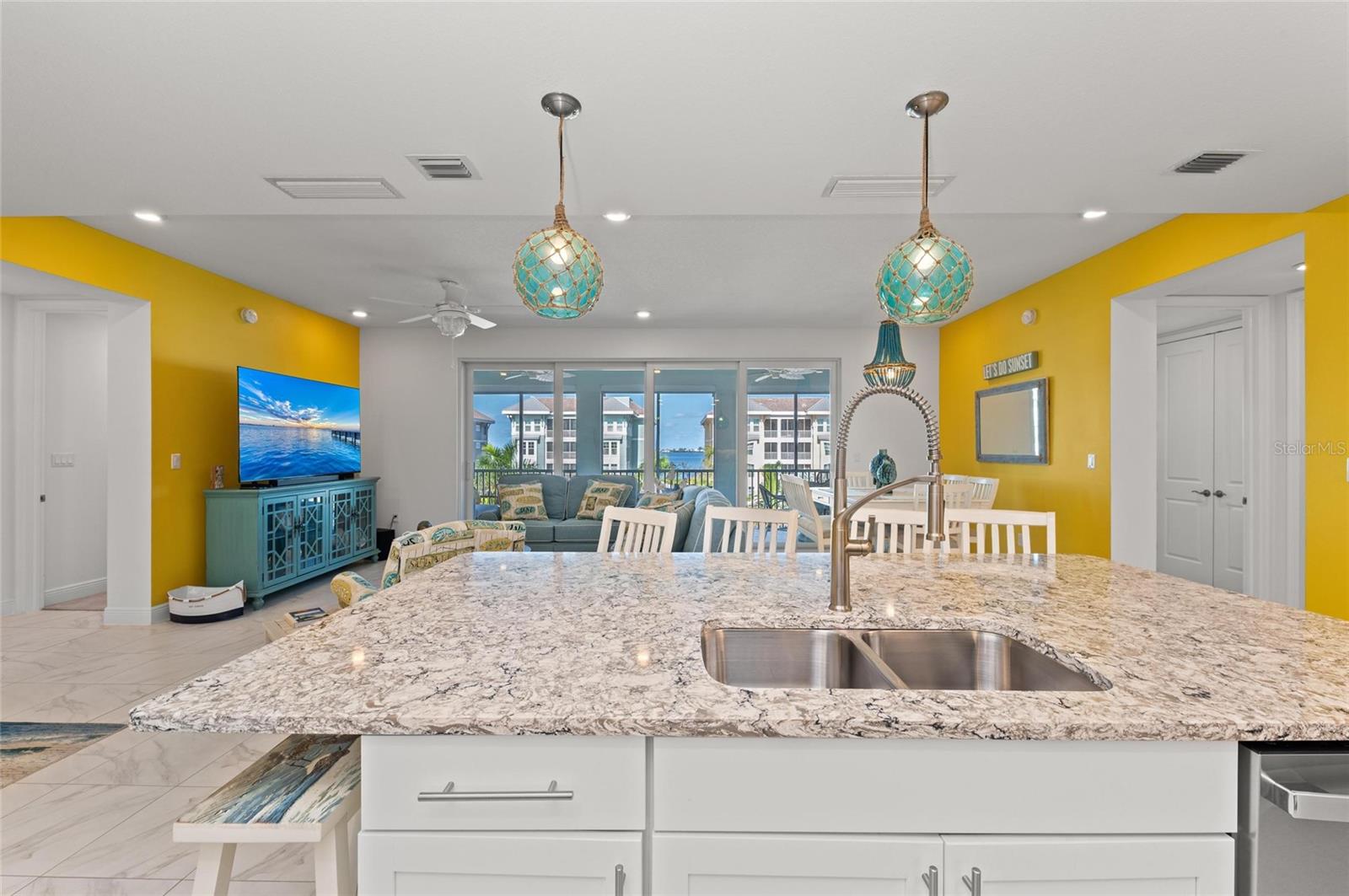 387 ARUBA CIR #301