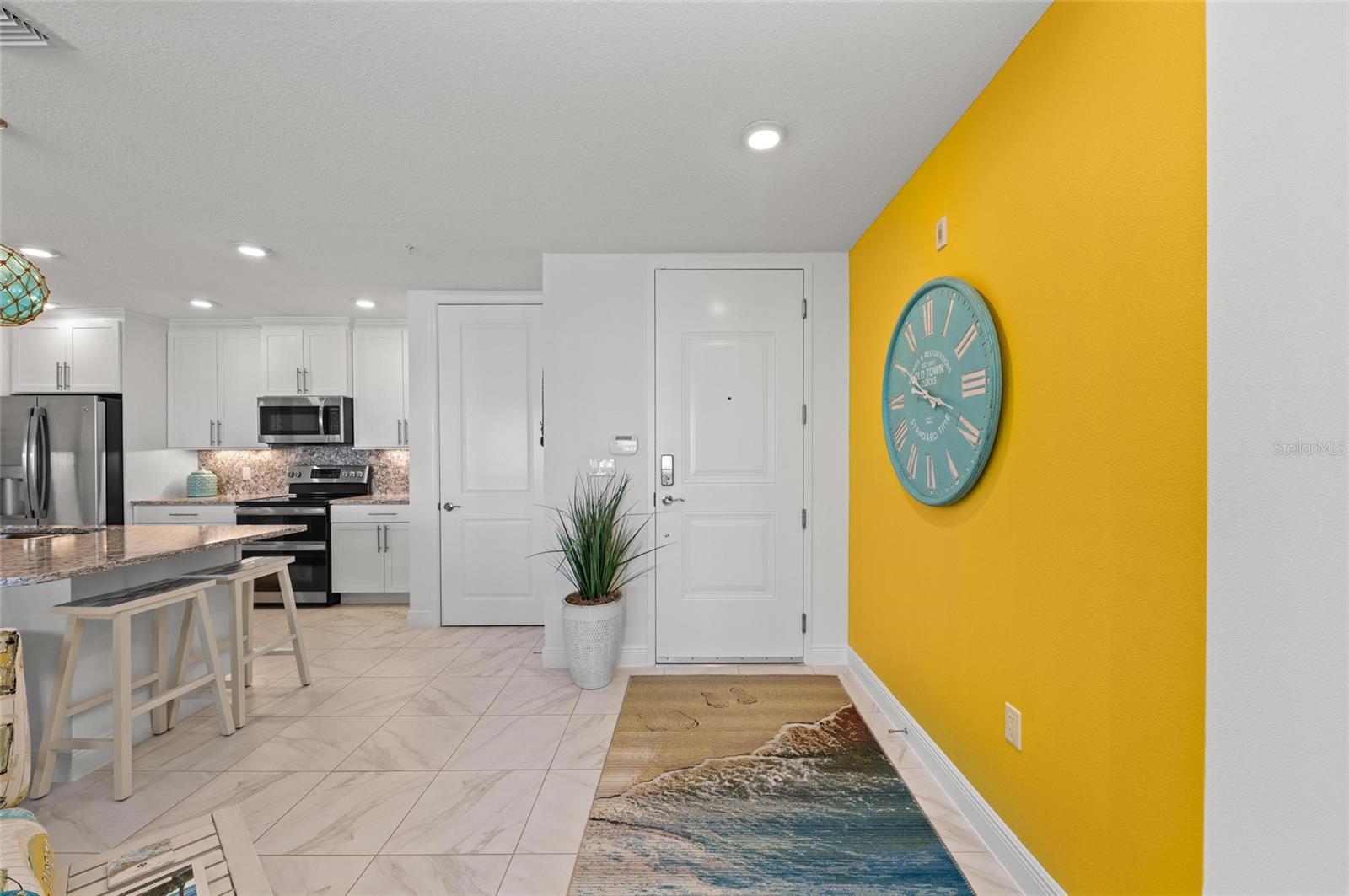 387 ARUBA CIR #301