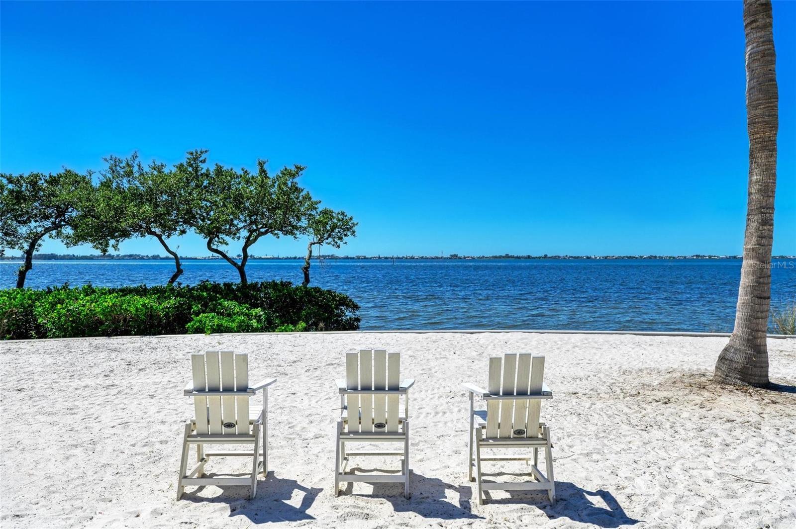367 COMPASS POINT DR #201