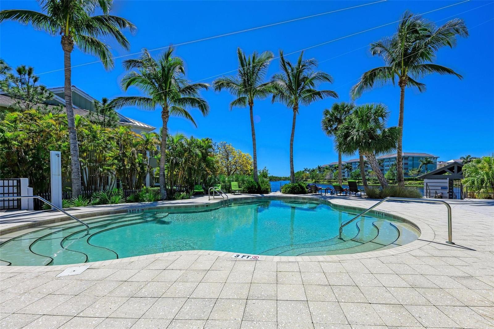 367 COMPASS POINT DR #201
