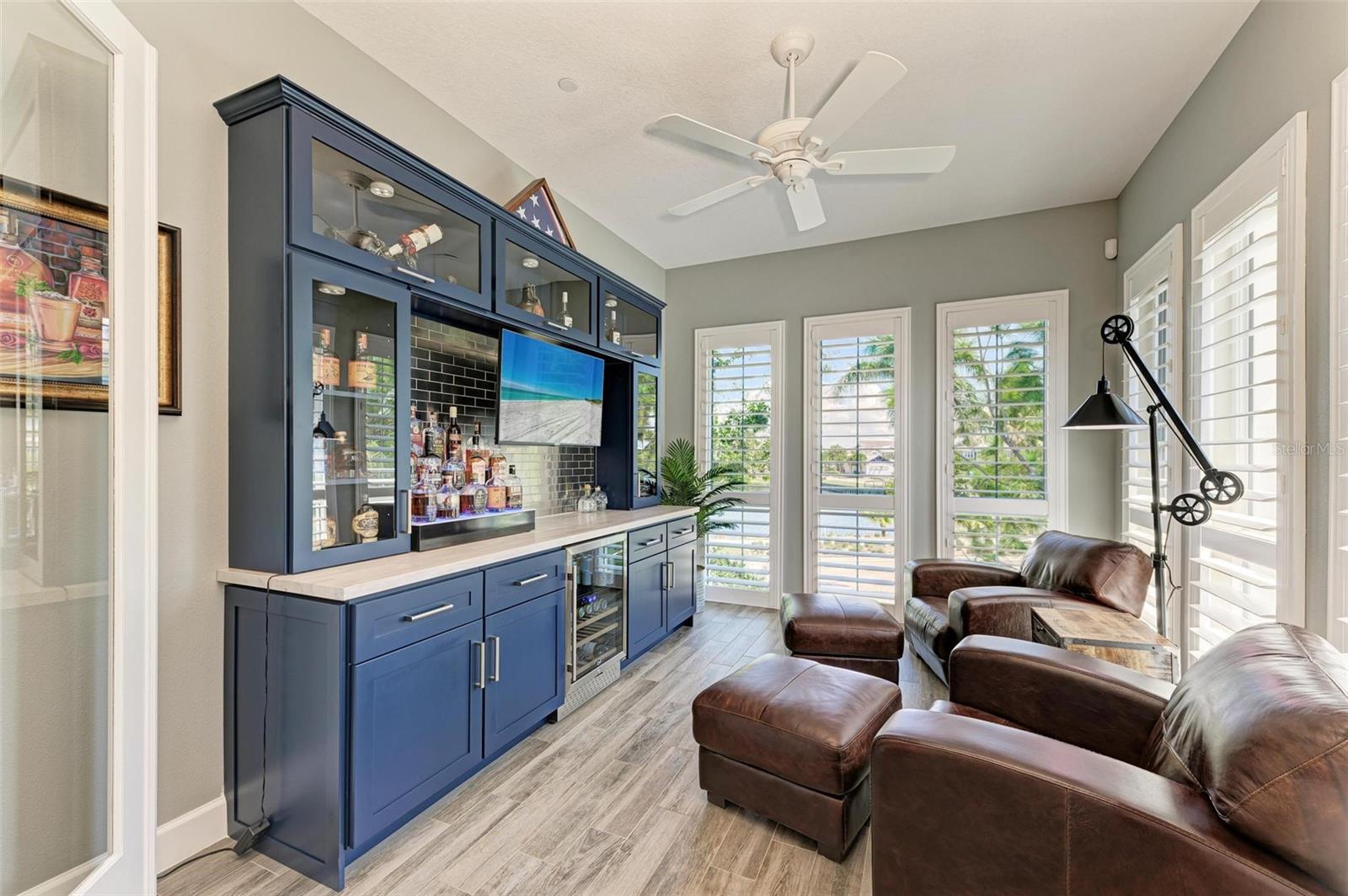 367 COMPASS POINT DR #201