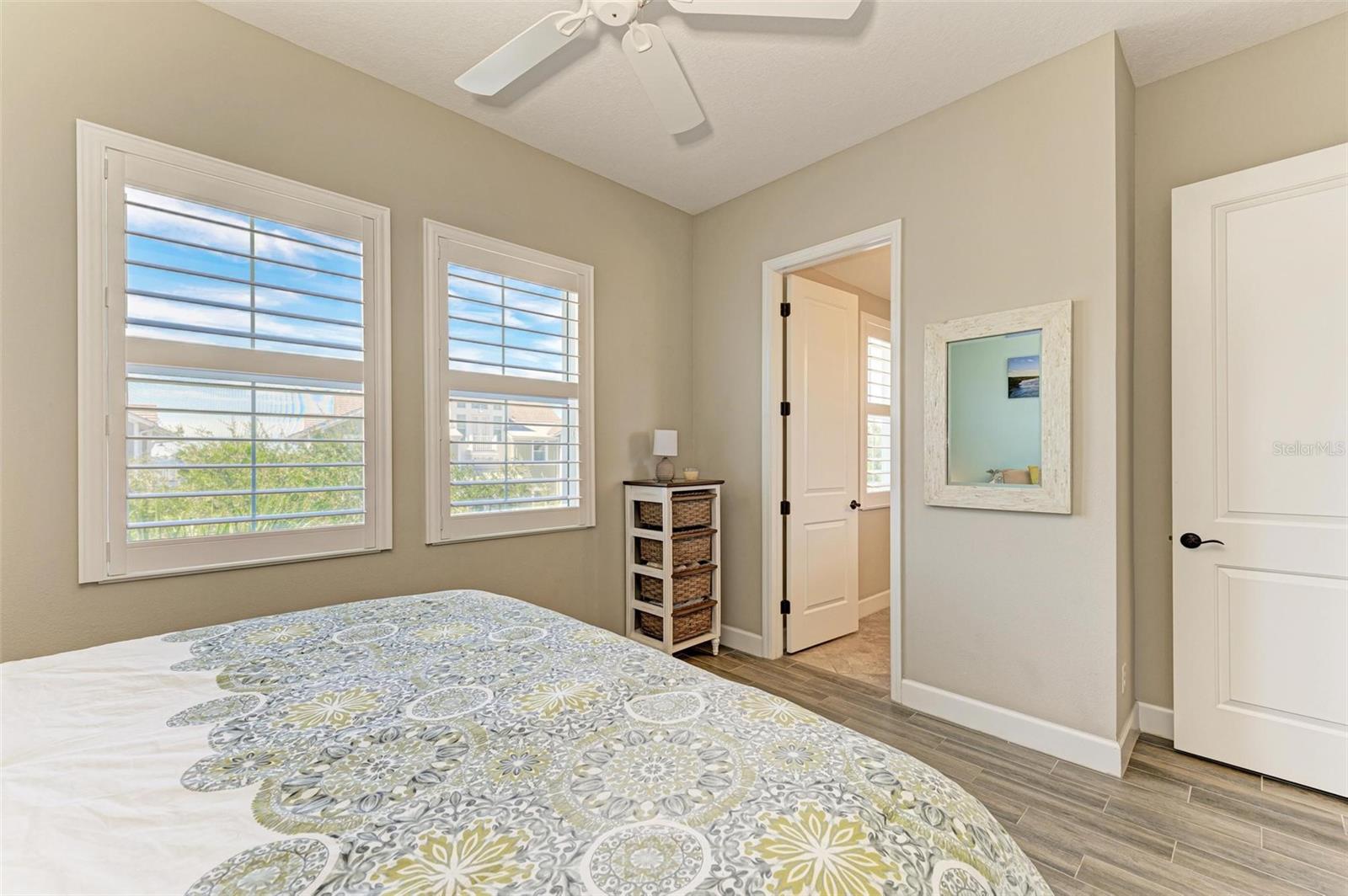 367 COMPASS POINT DR #201