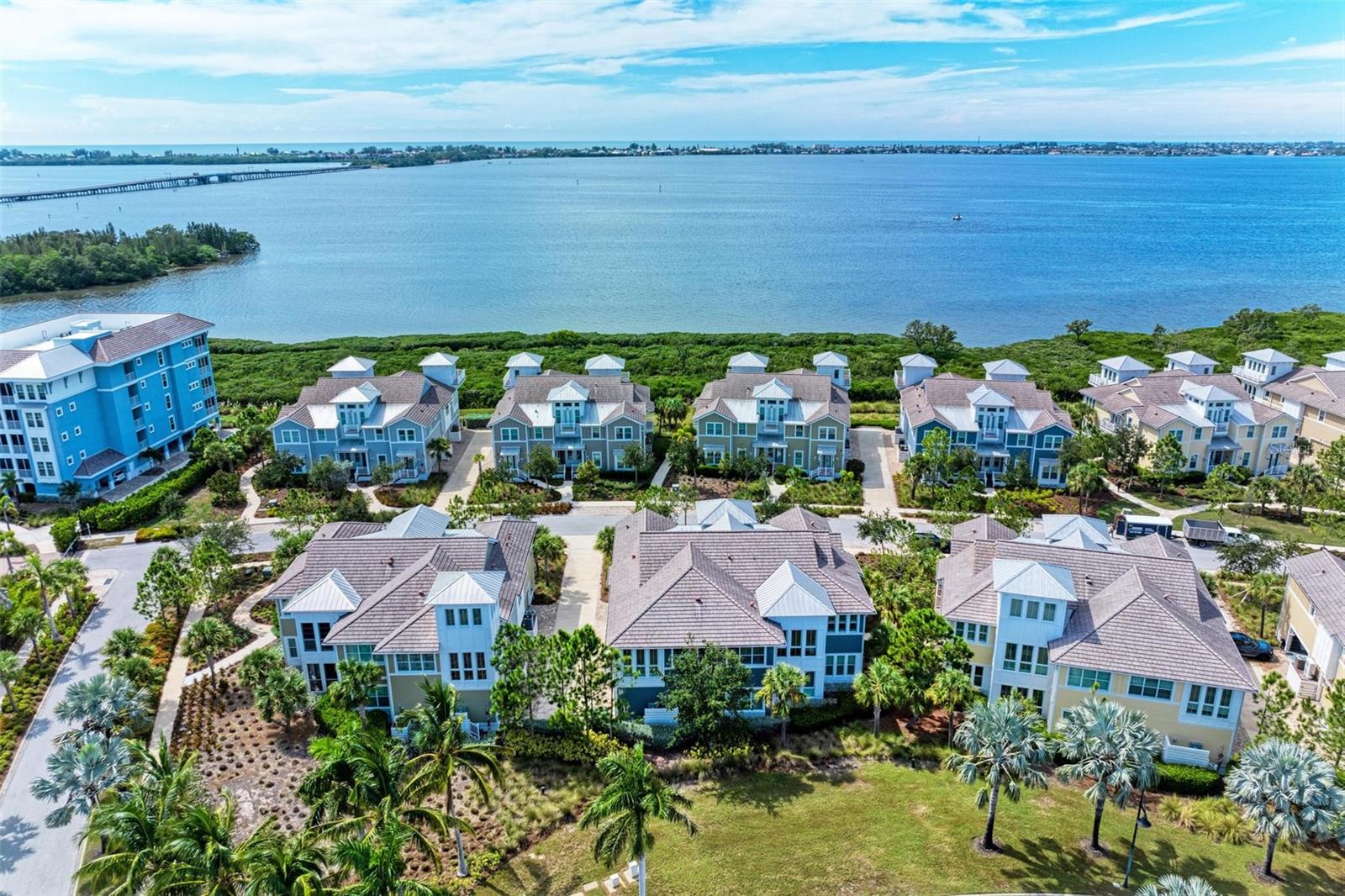 367 COMPASS POINT DR #201