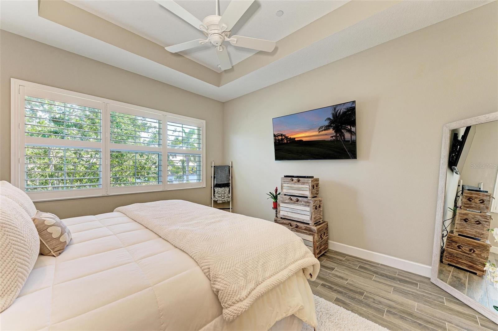 367 COMPASS POINT DR #201