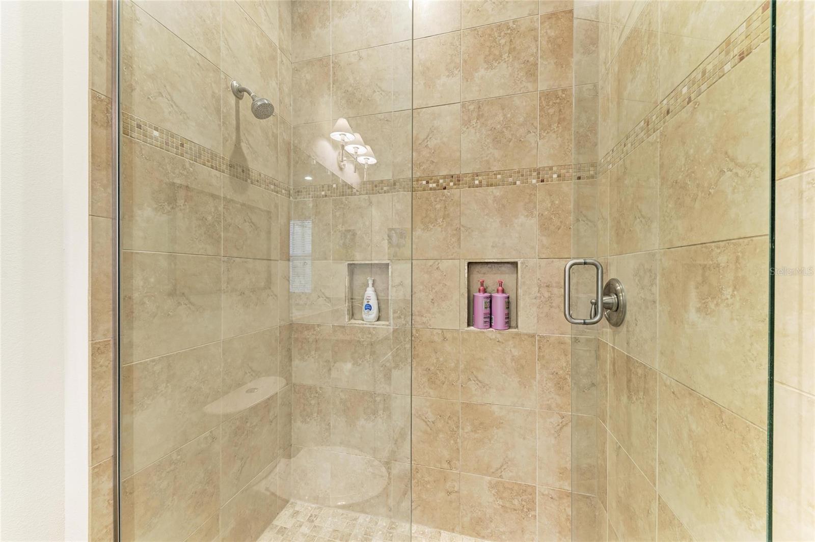 258 SAPPHIRE LAKE DR #202