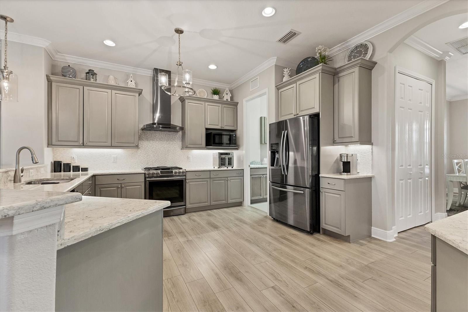 6261 CHAMPIONS ROW ST