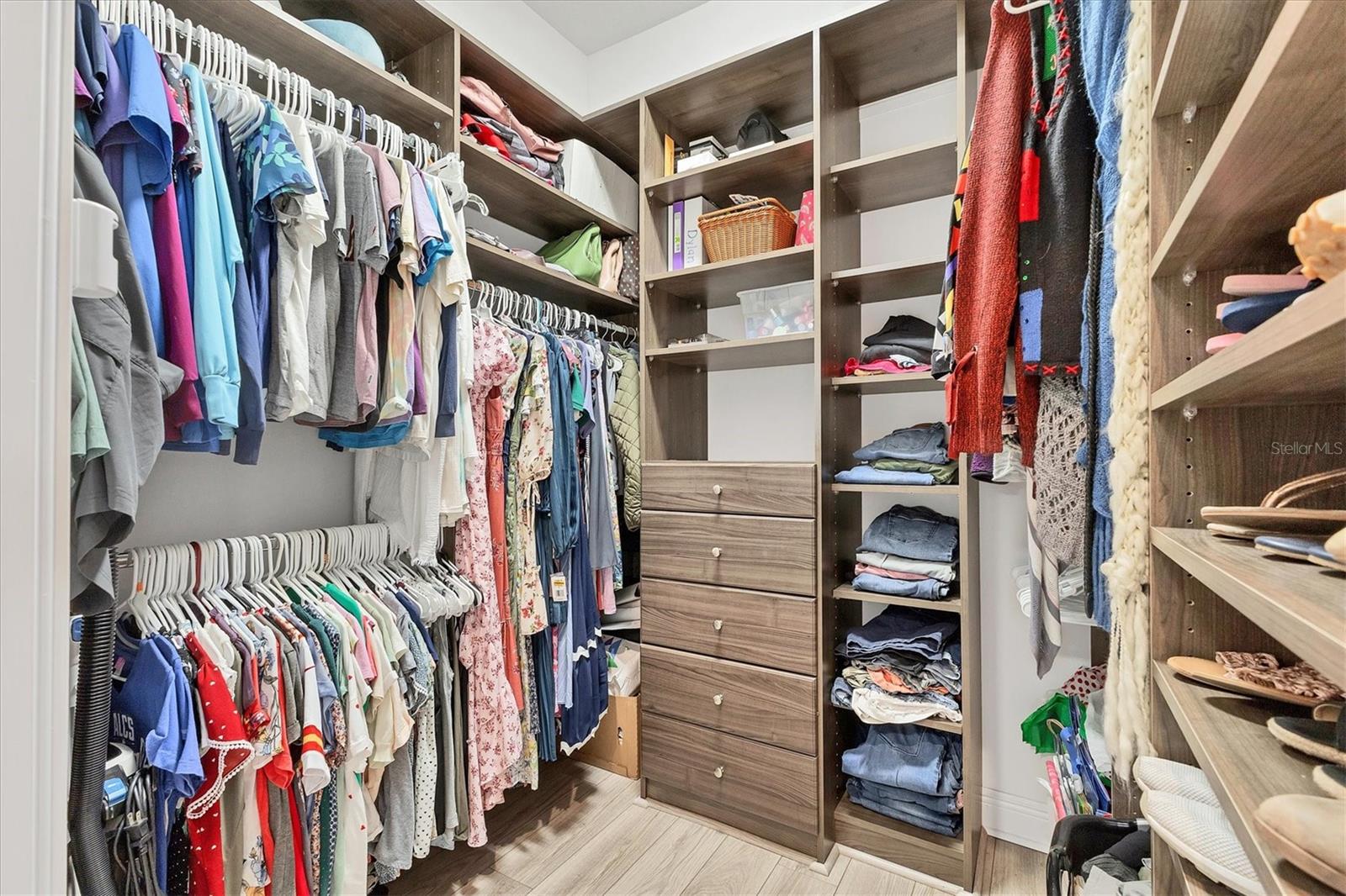 6261 CHAMPIONS ROW ST