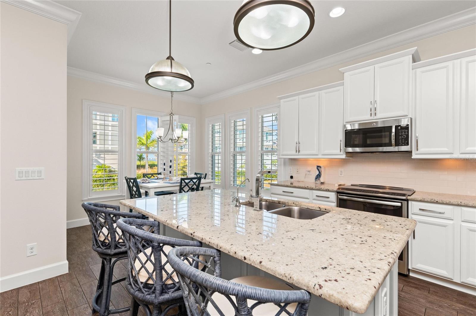 334 CASTAWAY CAY DR #101