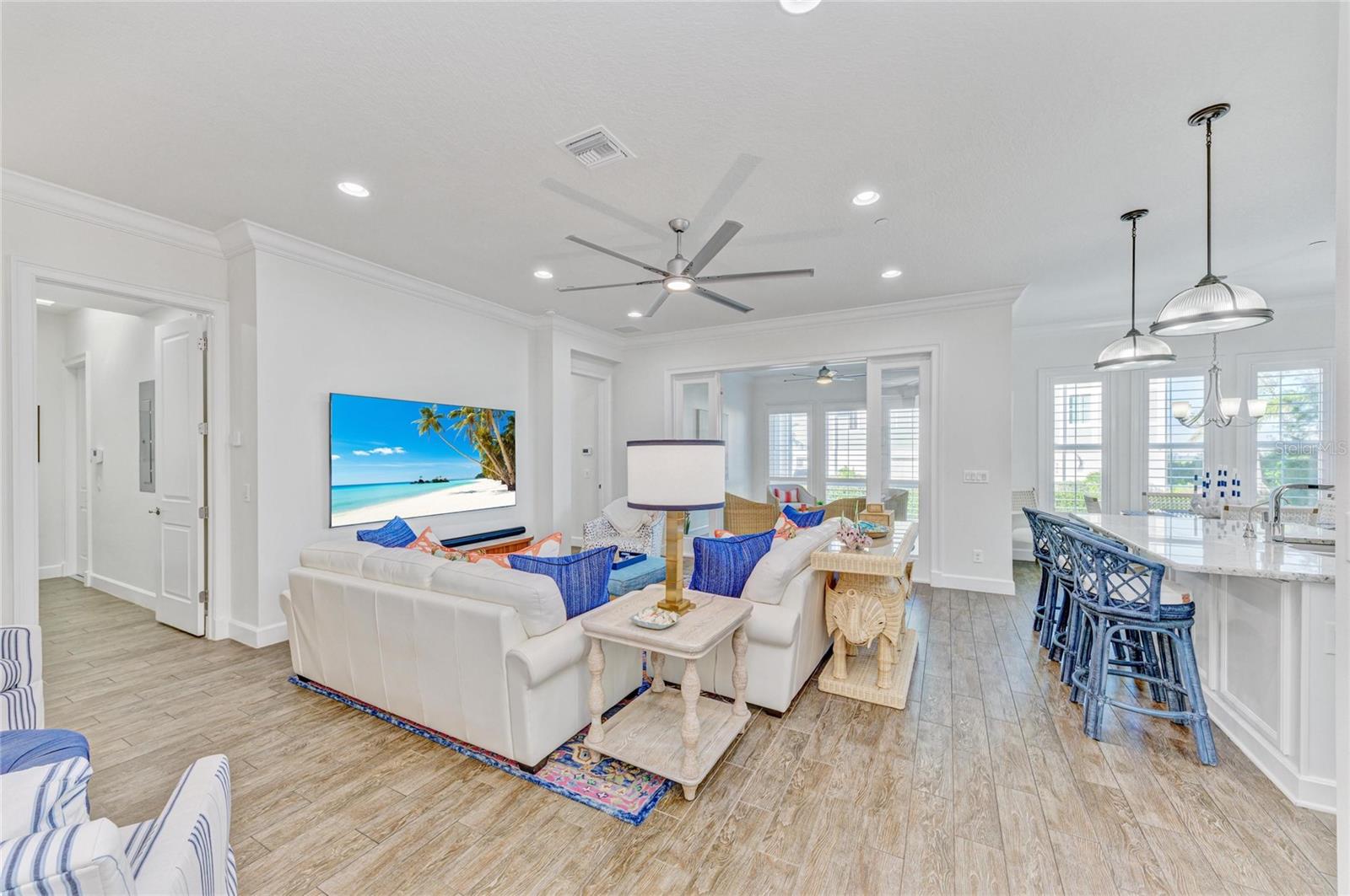 334 CASTAWAY CAY DR #101