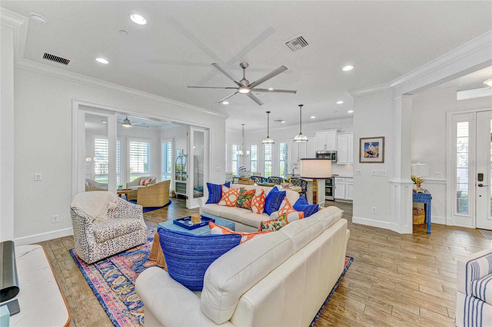 334 CASTAWAY CAY DR #101